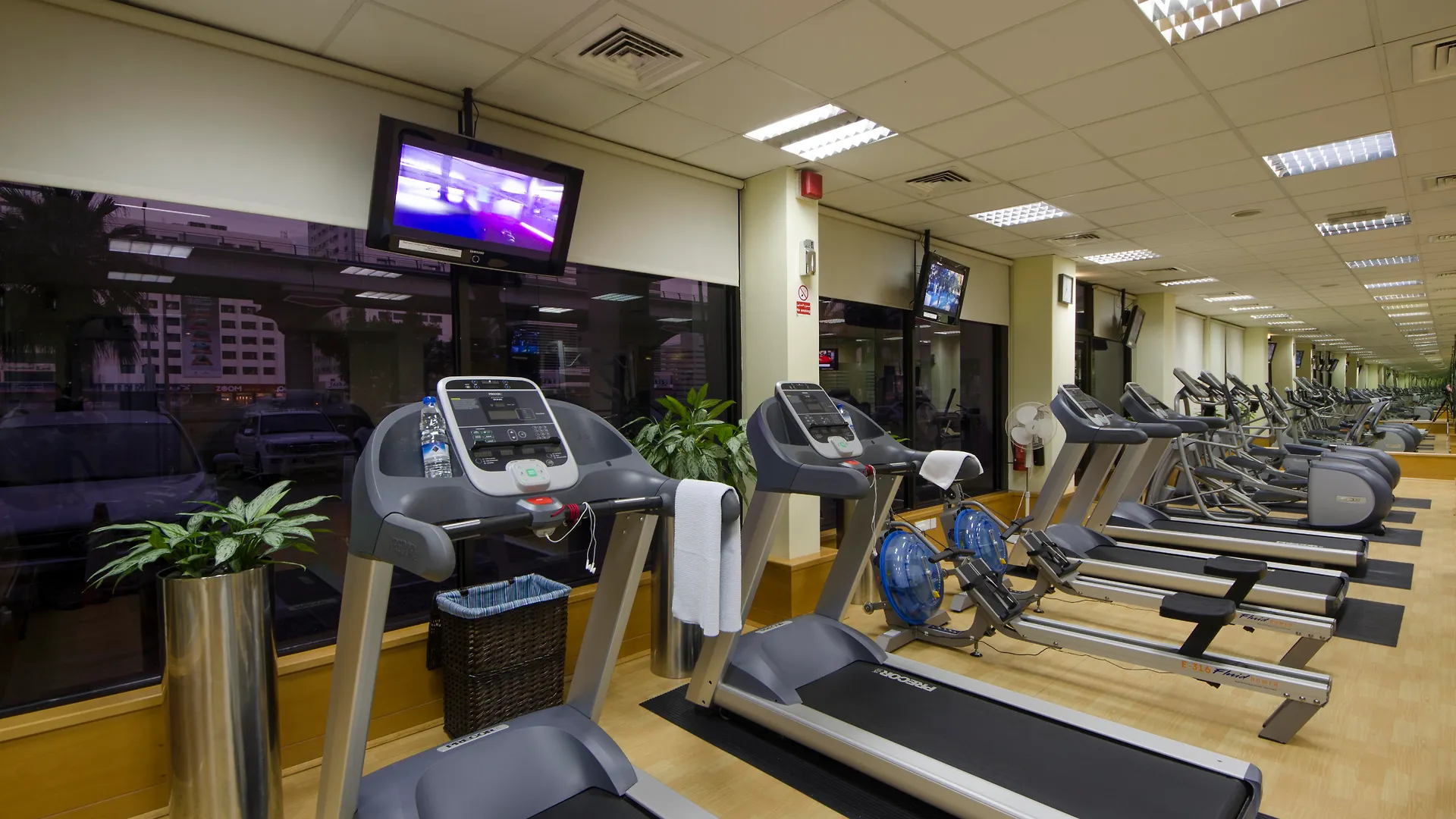 더 아파트, Dubai World Trade Centre Hotel Apartments 아랍에미리트