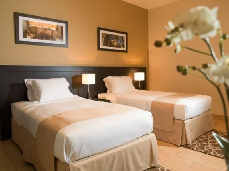 더 아파트, Dubai World Trade Centre Hotel Apartments